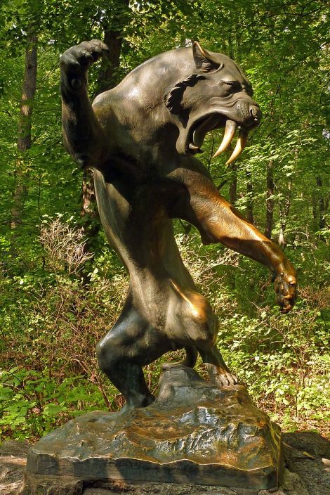 Smilidon sculpted by Erich Oehme, 1964